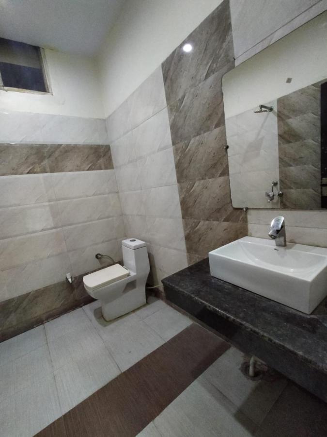 Hotel Prakash Regency Hapur Extérieur photo